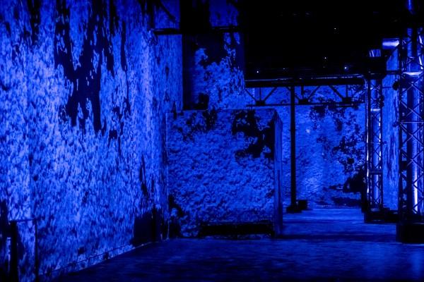 Yves Klein: infinite blue