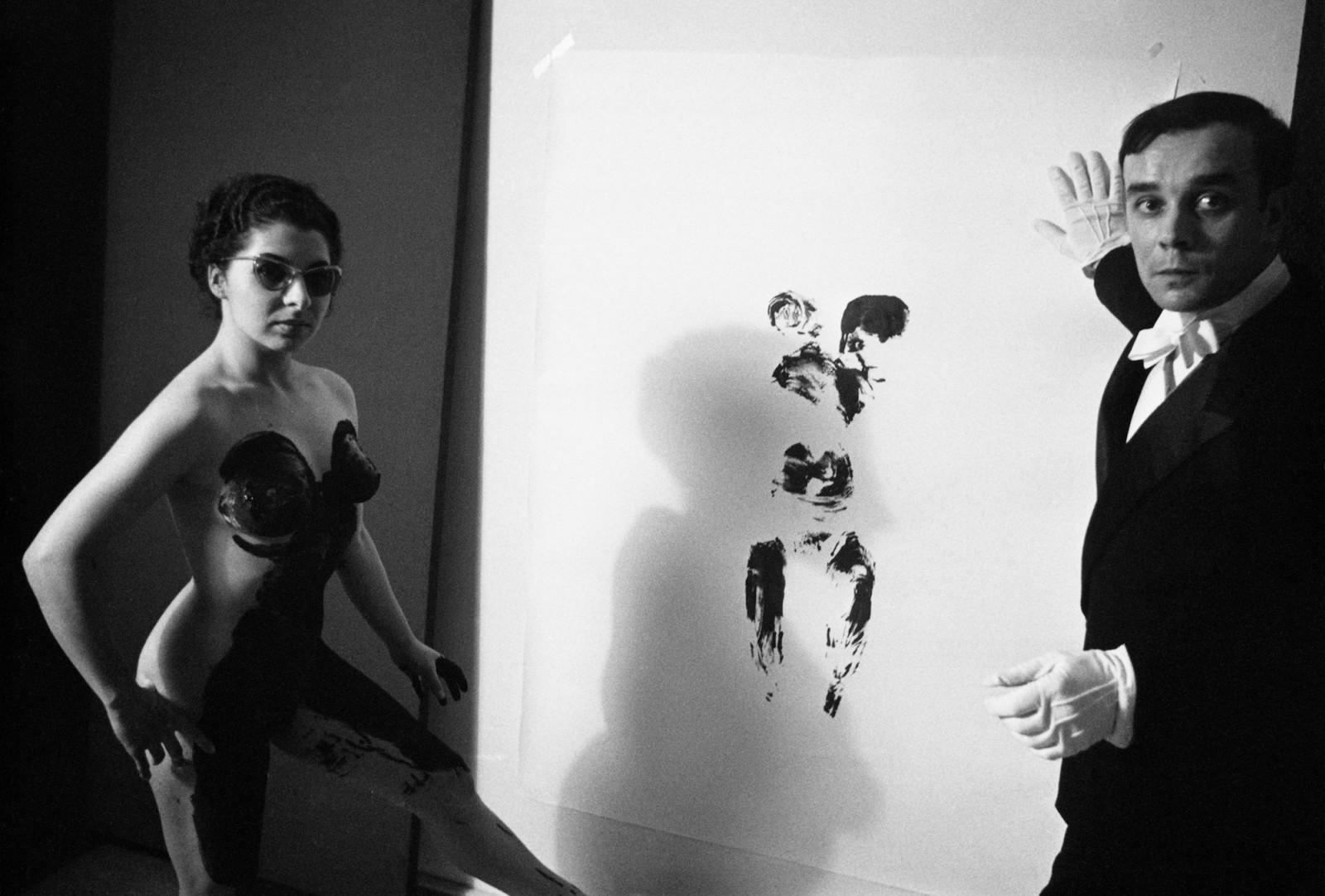 Yves Klein realizing an Anthropometry with Elena in his studio (ANT 133)