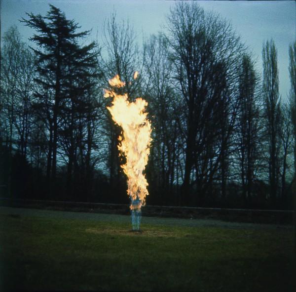 "Fountain of Fire" during the exhibition "Yves Klein Monochrome und Feuer", Museum Haus Lange