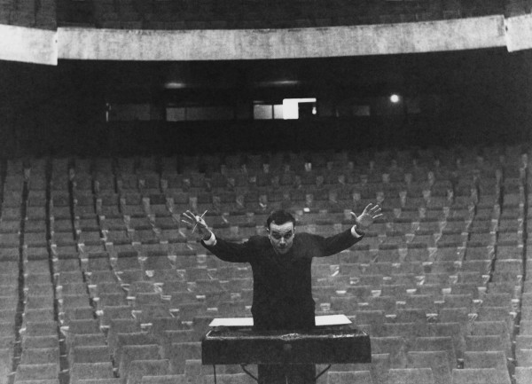 Yves Klein, conductor in Gelsenkirchen