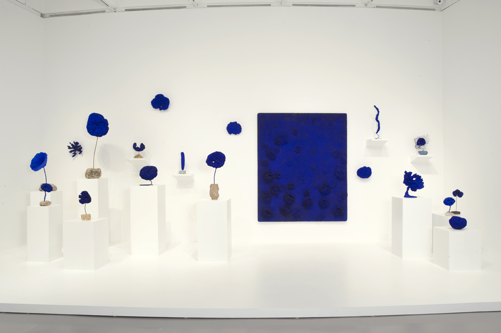 Vue de l'exposition, "Yves Klein: With the Void, Full Powers", Hirshhorn Museum and Sculpture Garden, 2010