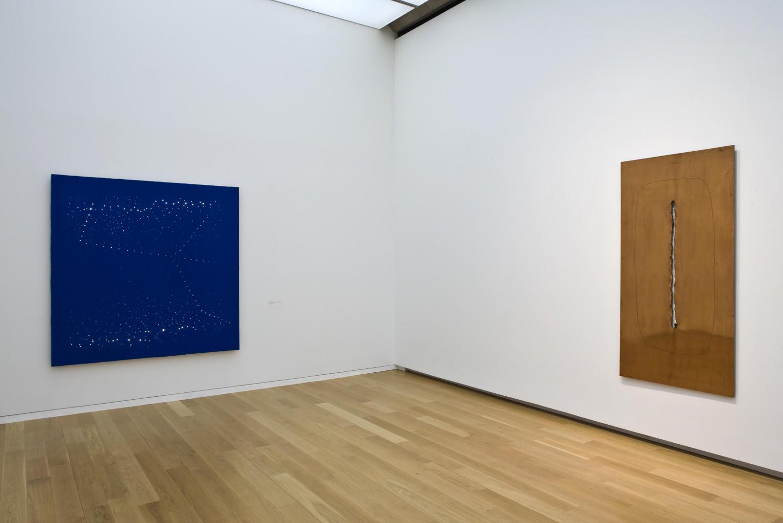 View of the exhibition, "Declaring Space: Lucio Fontana, Yves Klein, Barnett Newman, Mark Rothko", Modern Art Museum, 2007