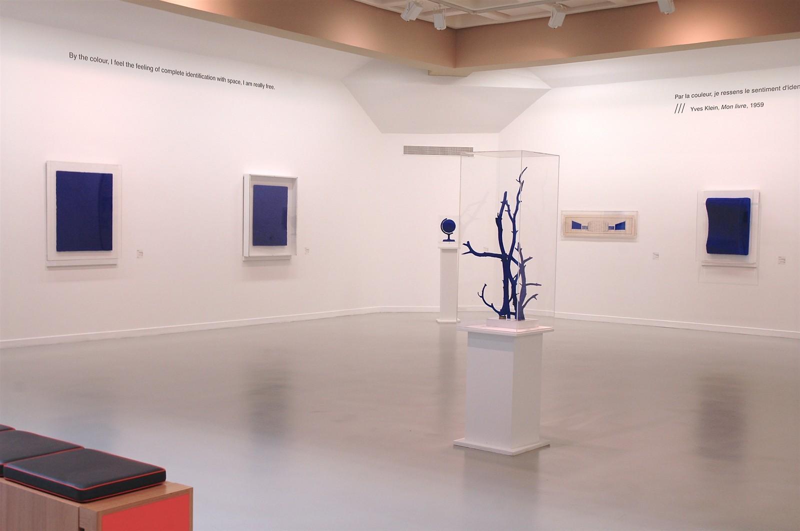 View of the exhibition, "Marie Raymond - Yves Klein", LAAC Dunkerque, 2007