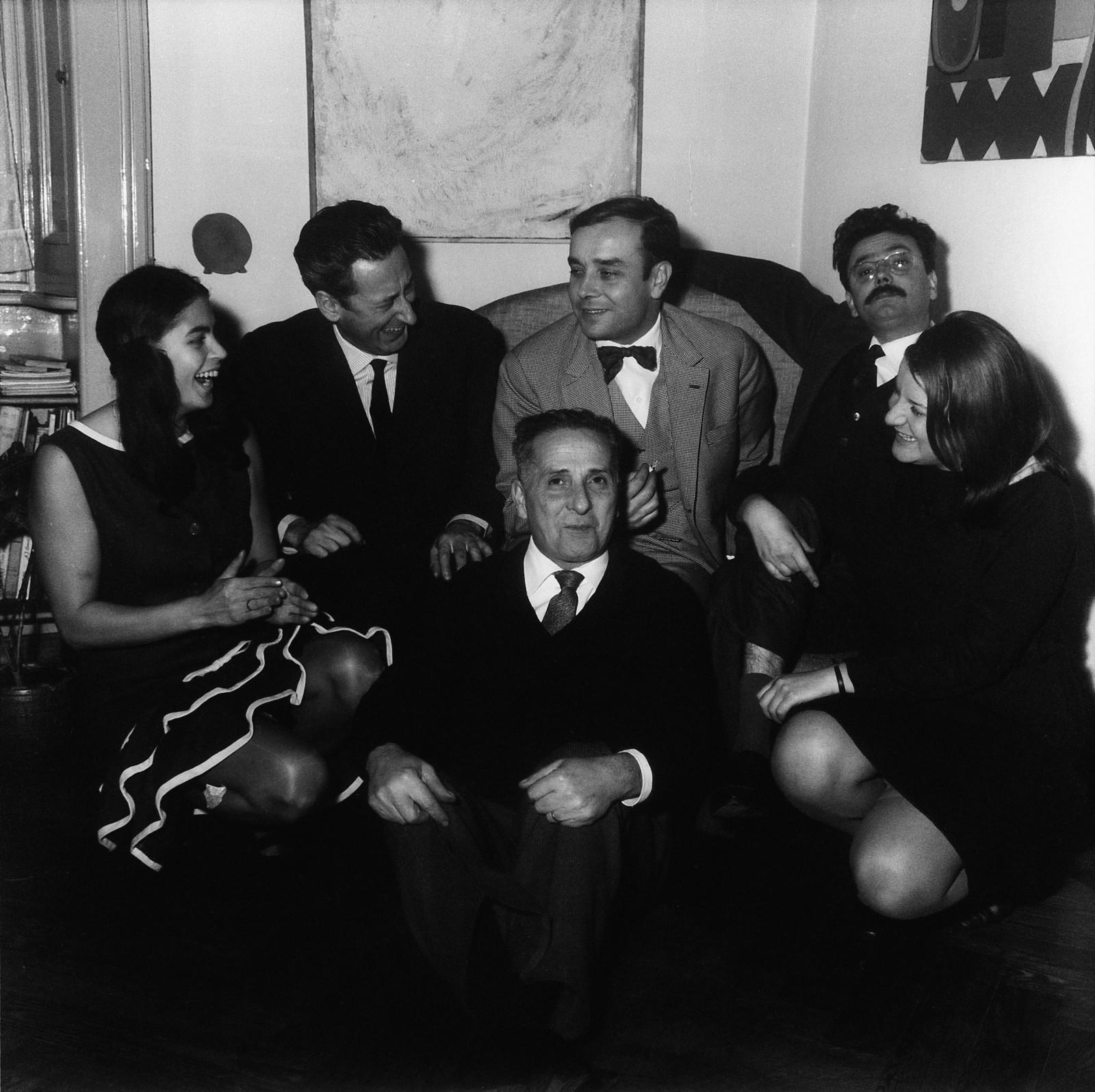 Vernissage de l'exposition "Yves Klein le monochrome: il nuovo realismo del colore", Galerie Apollinaire, Milan, 1961