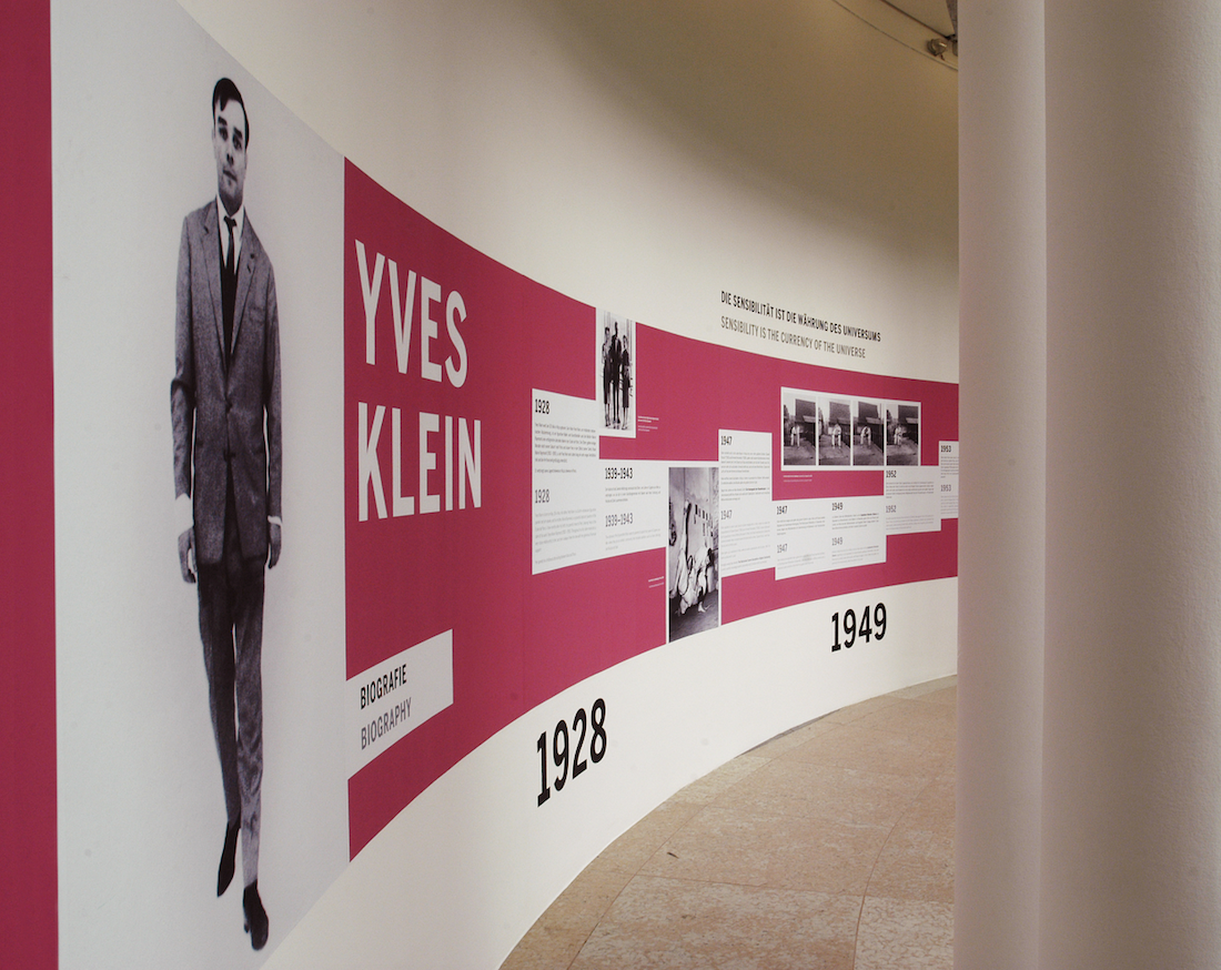 Vue de l'exposition, "Yves Klein", Schirn Kunsthalle Frankfurt, 2004