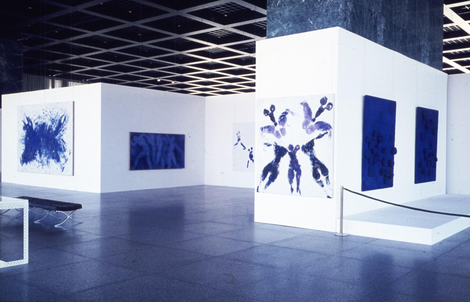 Vue de l'exposition, "Yves Klein", Nationalgalerie et Neue Berliner Kunstverein, 1976