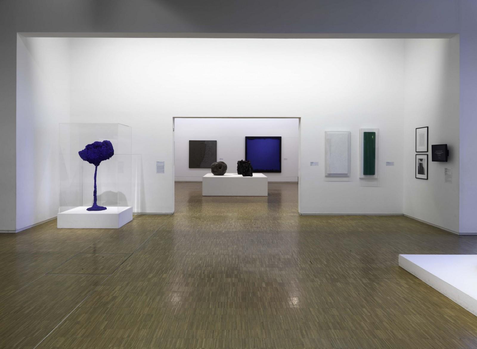 Vue de l'exposition "L'oeil écoute" - Présentation des collections modernes ( 1905-1965), Musée national d’art moderne – Centre de création industrielle, niveau 5 . Centre Pompidou, Paris. 2015-2018.