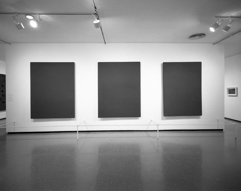 Yves KleinVue de l'exposition, "Yves Klein, 1928-1962 : A retrospective", Chicago Museum of Contemporary Art, 1982, 1928-1962 : A retrospective 
