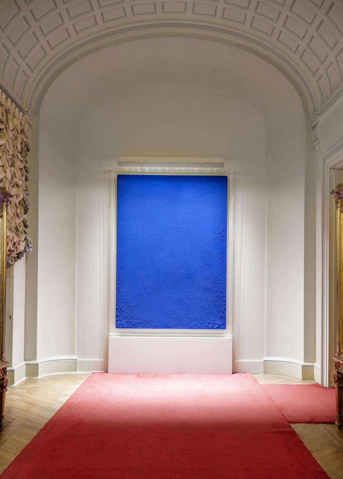 View of the exhibition "Yves Klein", Blenheim Palace, 2018 (IKB 68)