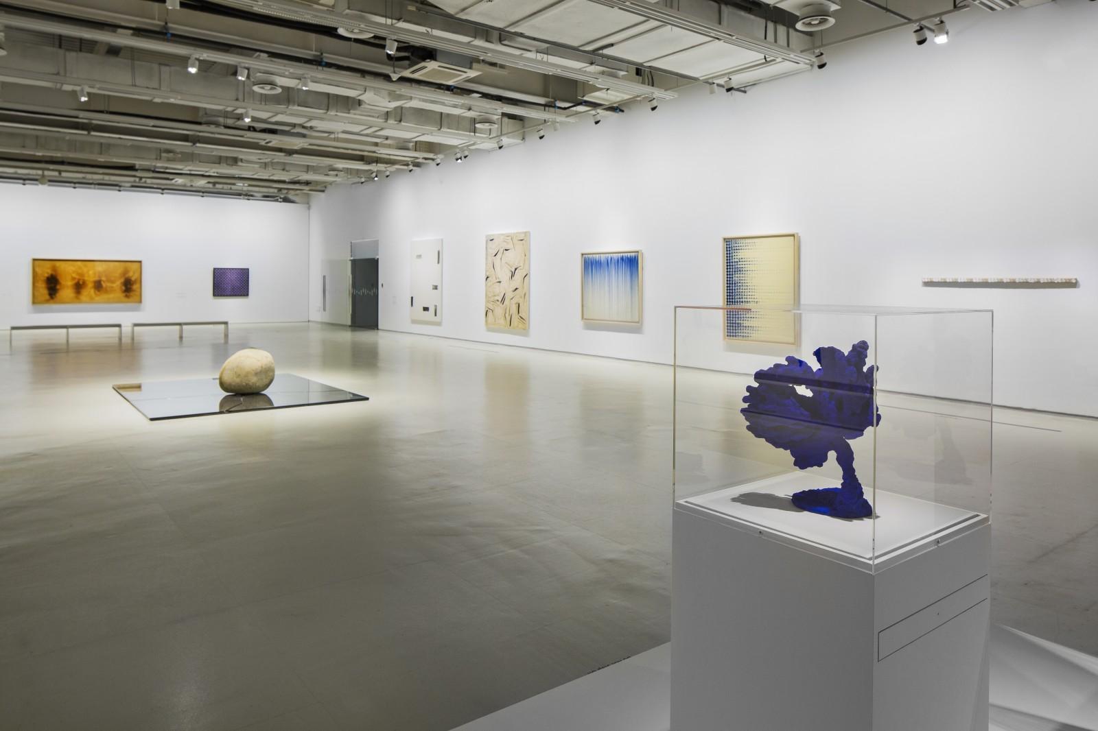 View of the exhibition "The Challenging Souls - Yves Klein, Lee Ufan, Ding Yi"