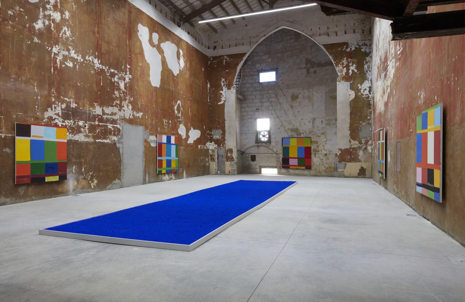Vue de l'installation de pigment pur, Galeria Cayon, Minorque, 2019