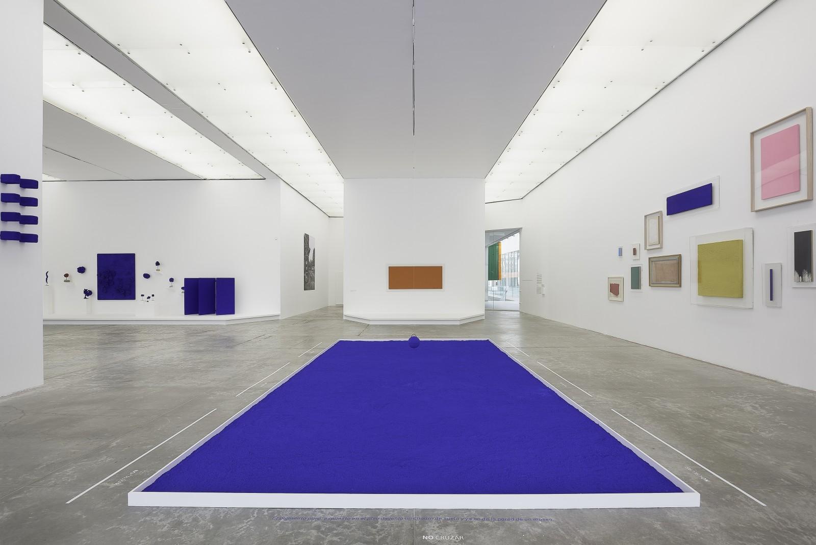 Vue de l'exposition, "Yves Klein", MUAC - Museo Universitario de Arte Contemporáneo, 2017