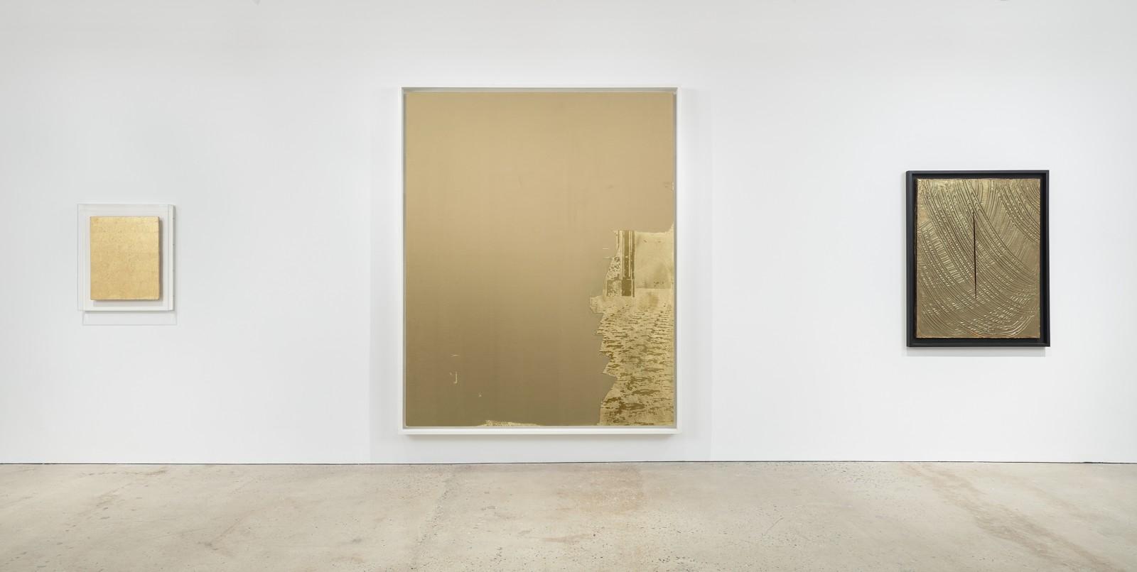 Vue de l'exposition "Monochrome: A Dialogue between Burri, Fontana, Klein, Manzoni, and Stingel", Nahmad Contemporary, 2017 (MG 6)