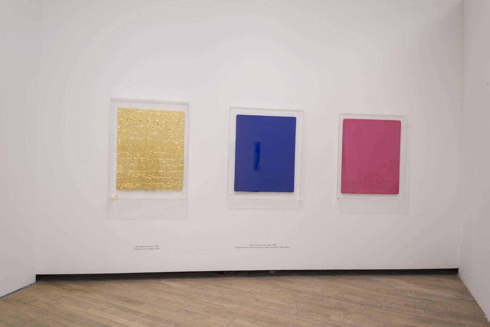 Vue de l'exposition "Yves Klein - Retrospectiva", PROA Fundación, 2017