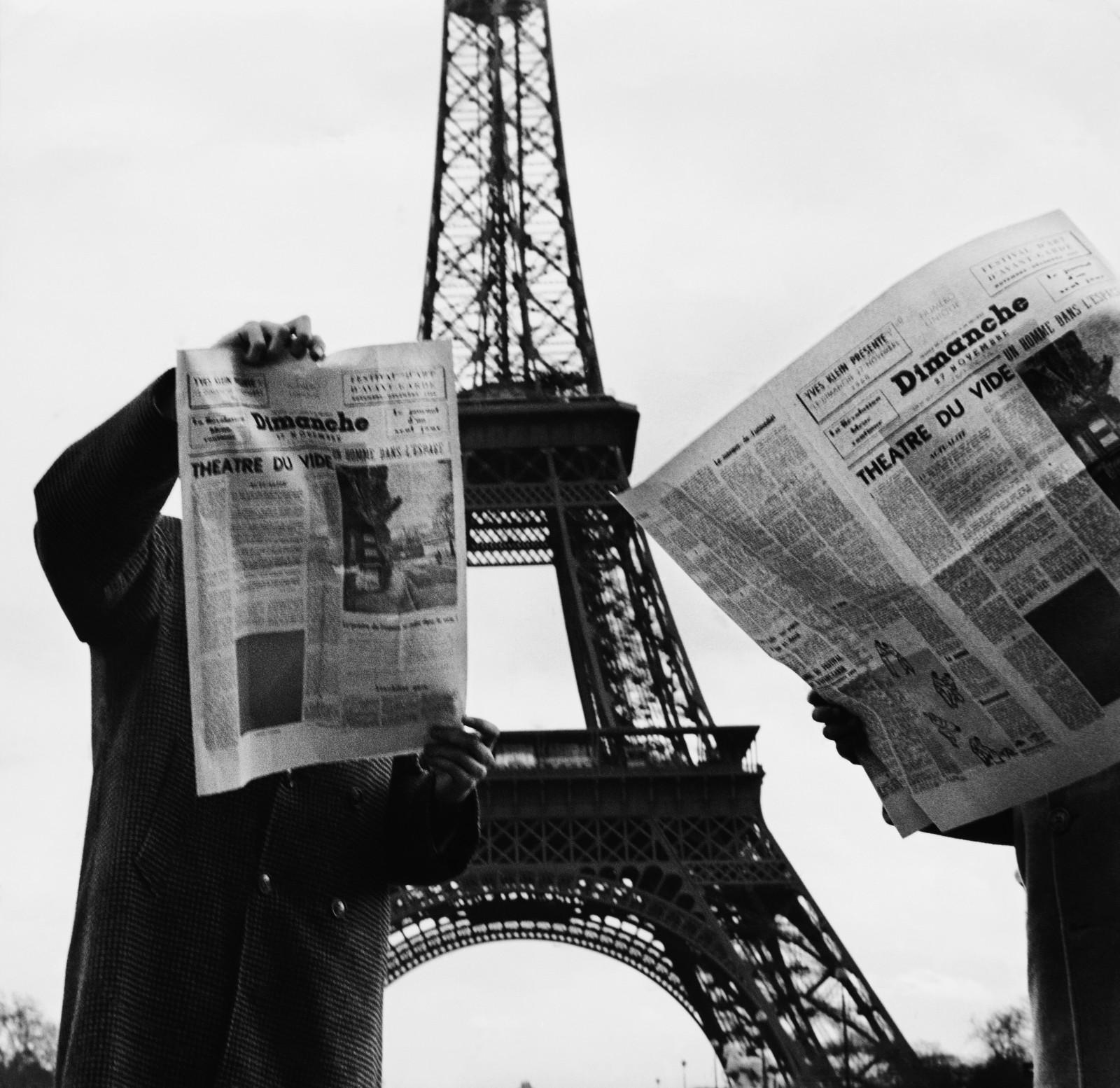 Publication de "Dimanche 27 novembre, le journal d'un seul jour", manifestation artistique d'Yves Klein dans le cadre du Festival d'Art d'Avant-Garde