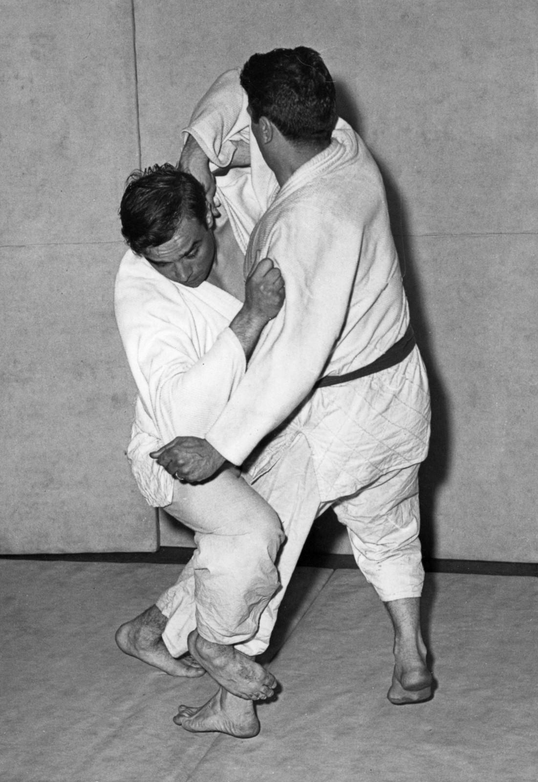 Judo hold demonstration