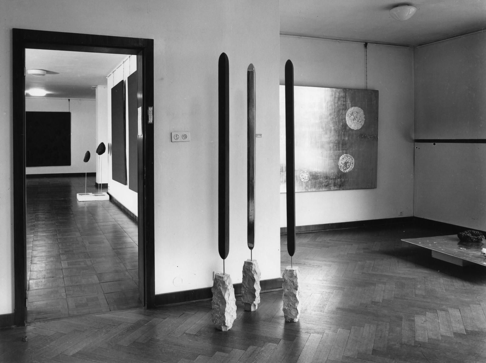 View of the exhibition “Monochrome und Feuer” (MG 17, S 33, S 34, S 35), Museum Haus Lange