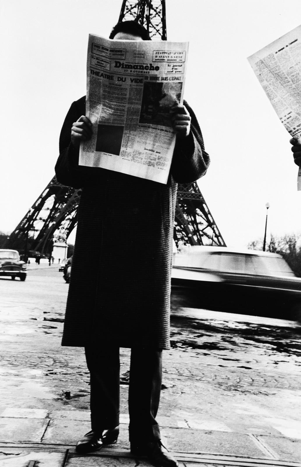 Publication of "Dimanche 27 novembre, le journal d'un seul jour", an artistic event by Yves Klein as part of the Festival d'Art d'Avant-Garde (Avant-Garde Art Festival).