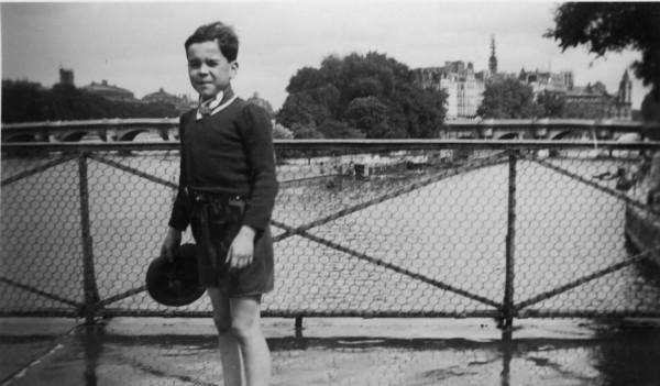 Yves Klein on the Pont des Arts in Paris