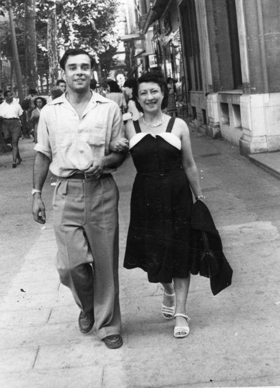 Yves Klein and Rose Raymond in the streets of Nice